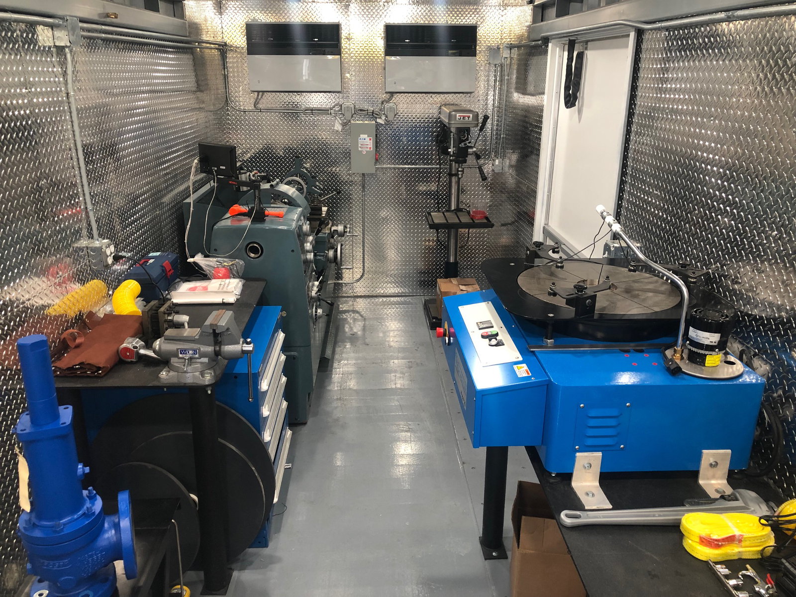 Onsite Repair with Mobile Field Service Units